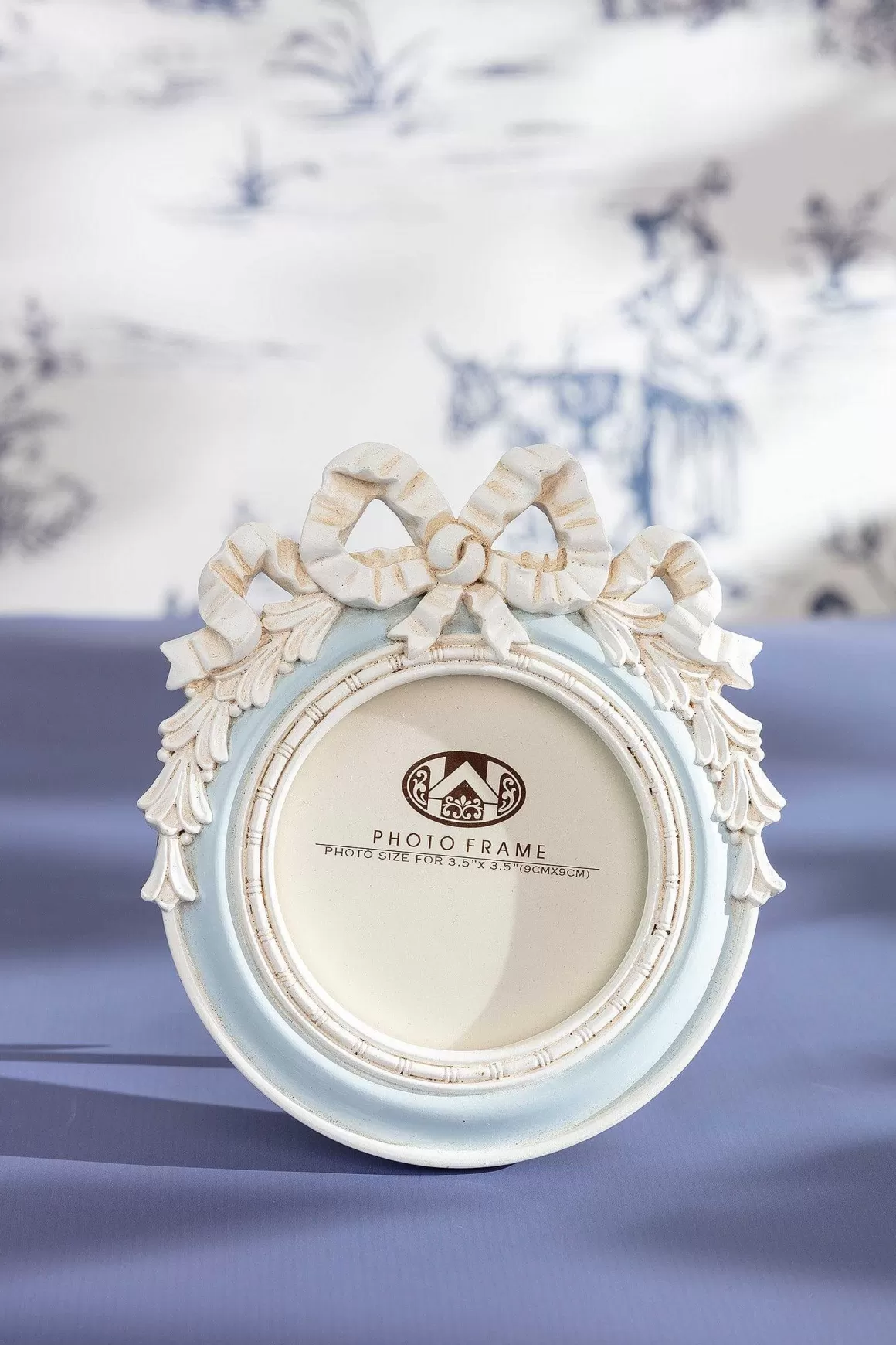 Carraig Donn HOME Ameile Ribbon Round Frame Shop