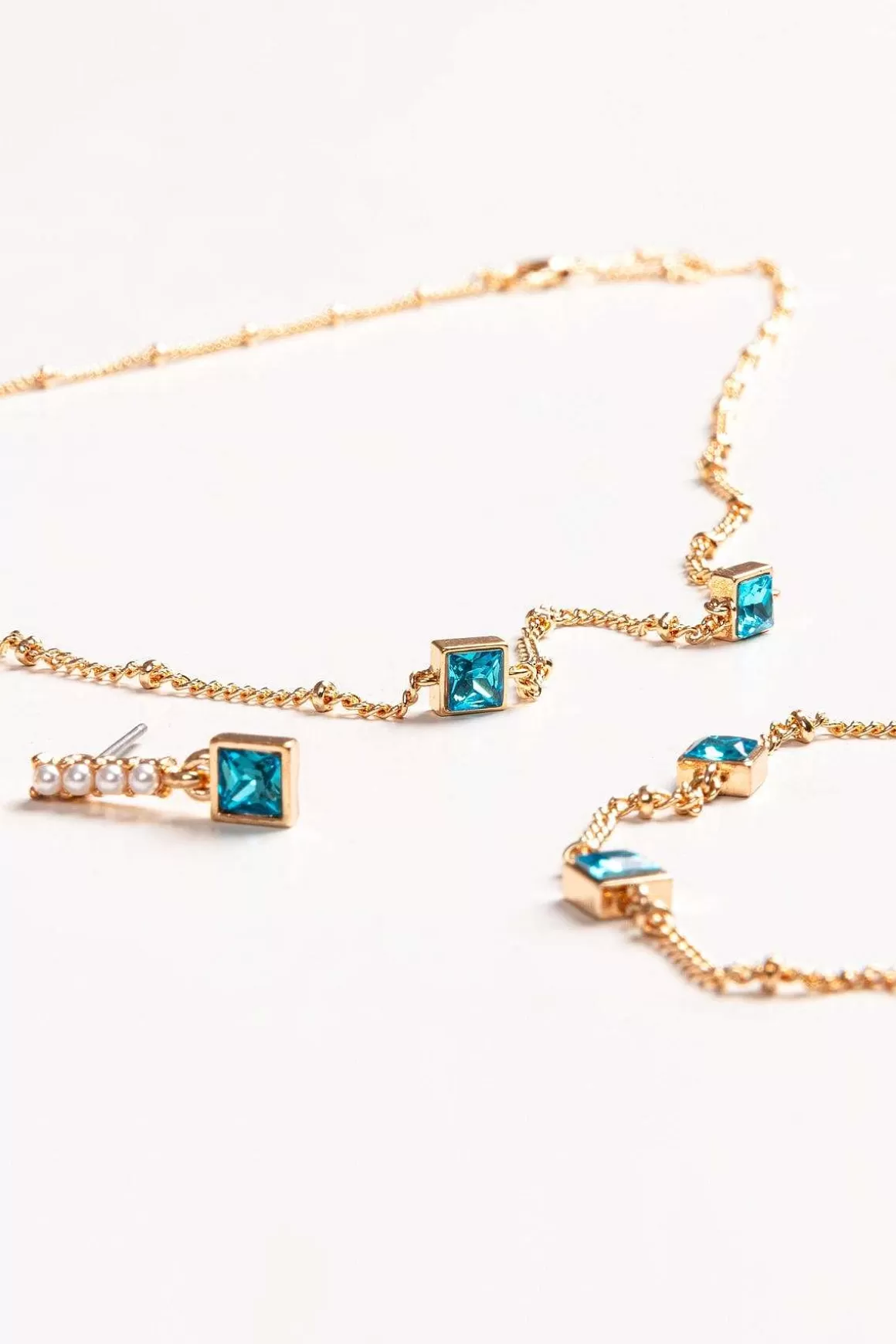 Joularie Chain With Aqua Square Detailing Shop