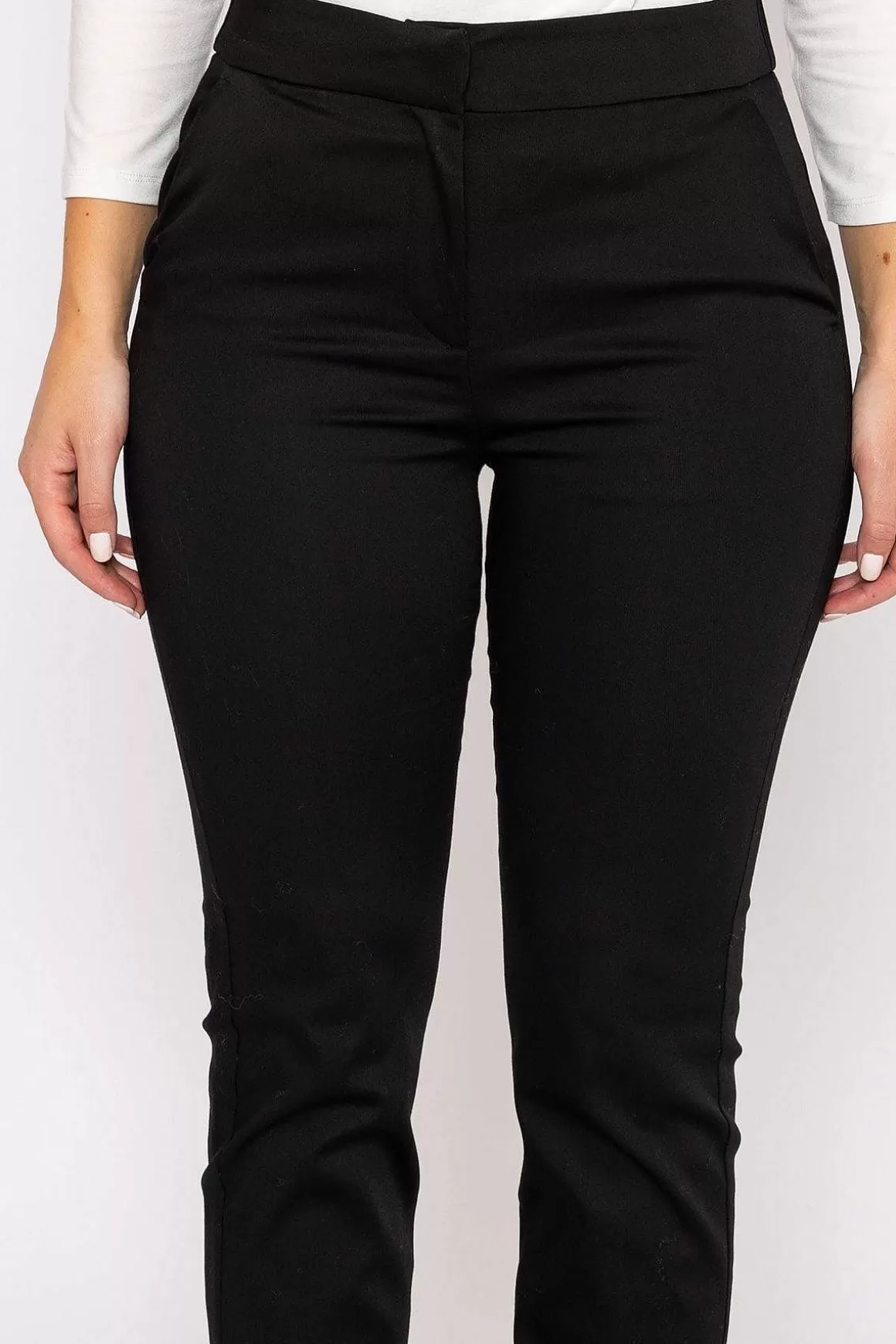 Kelly & Grace Weekend Chino Pant In Black Cheap