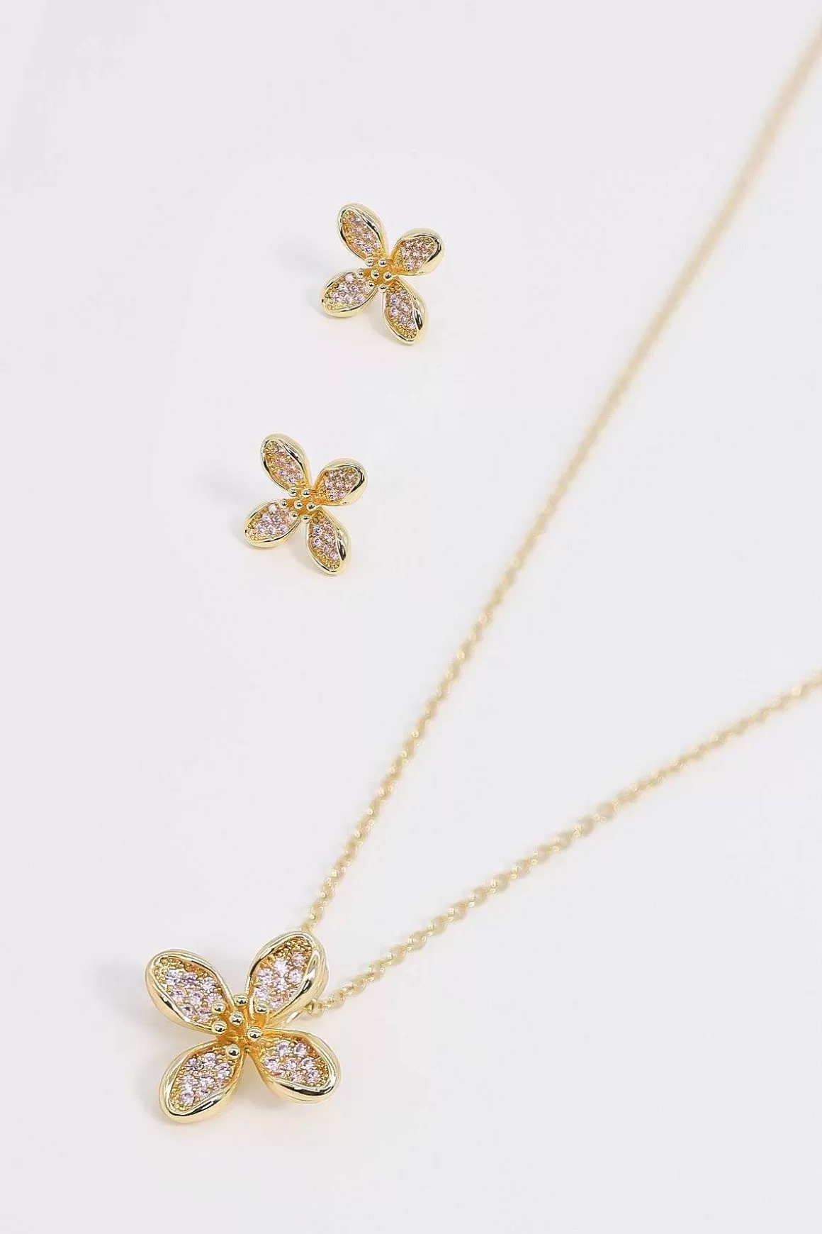 Joularie Flower Necklace In Gold Fashion