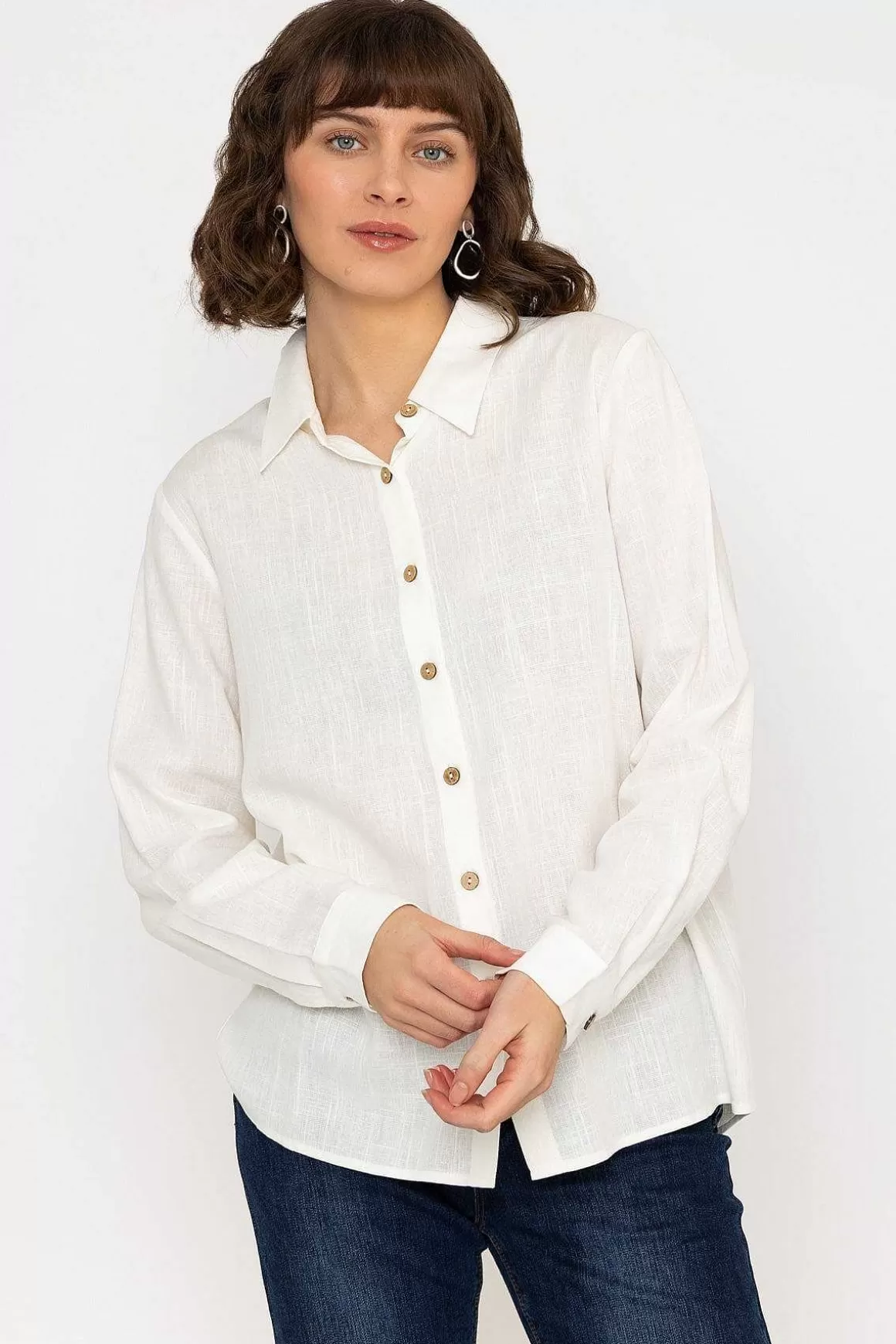 Kelly & Grace Weekend Linen Like Shirt In Ivory Outlet