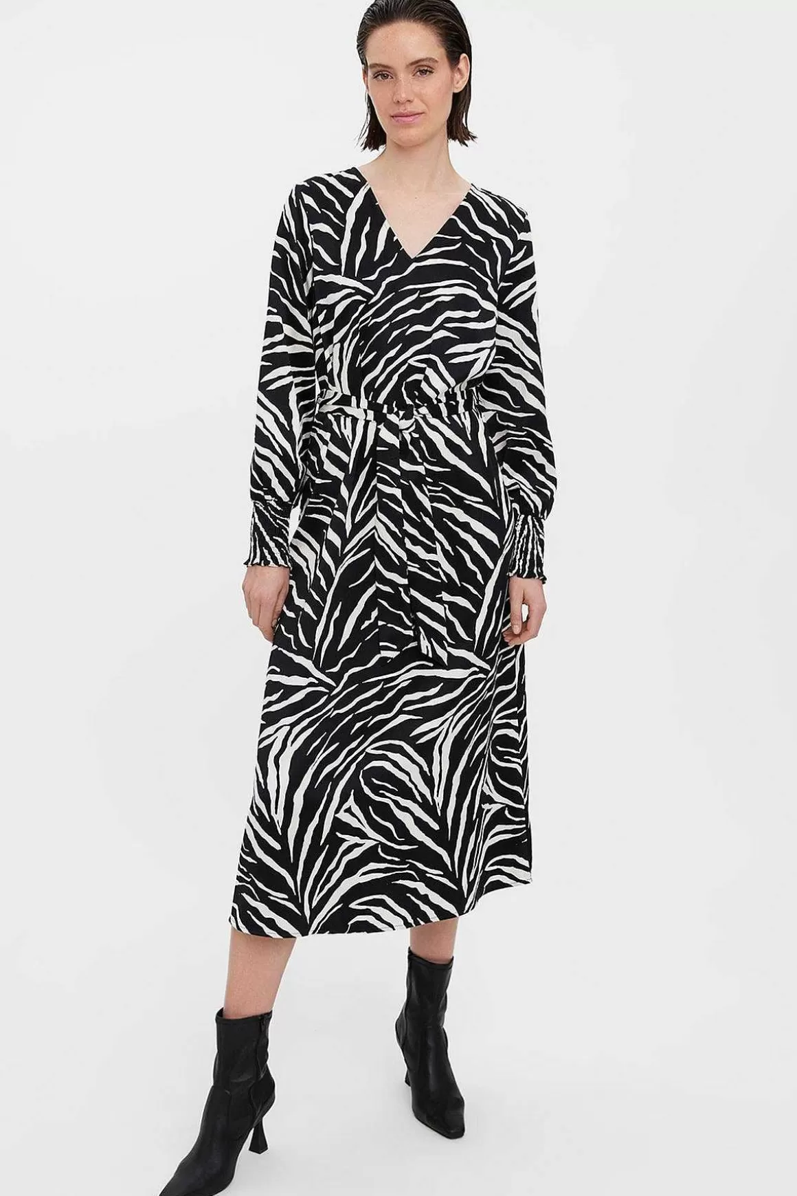 Vero Moda Liva Dress In Animal Print Fashion