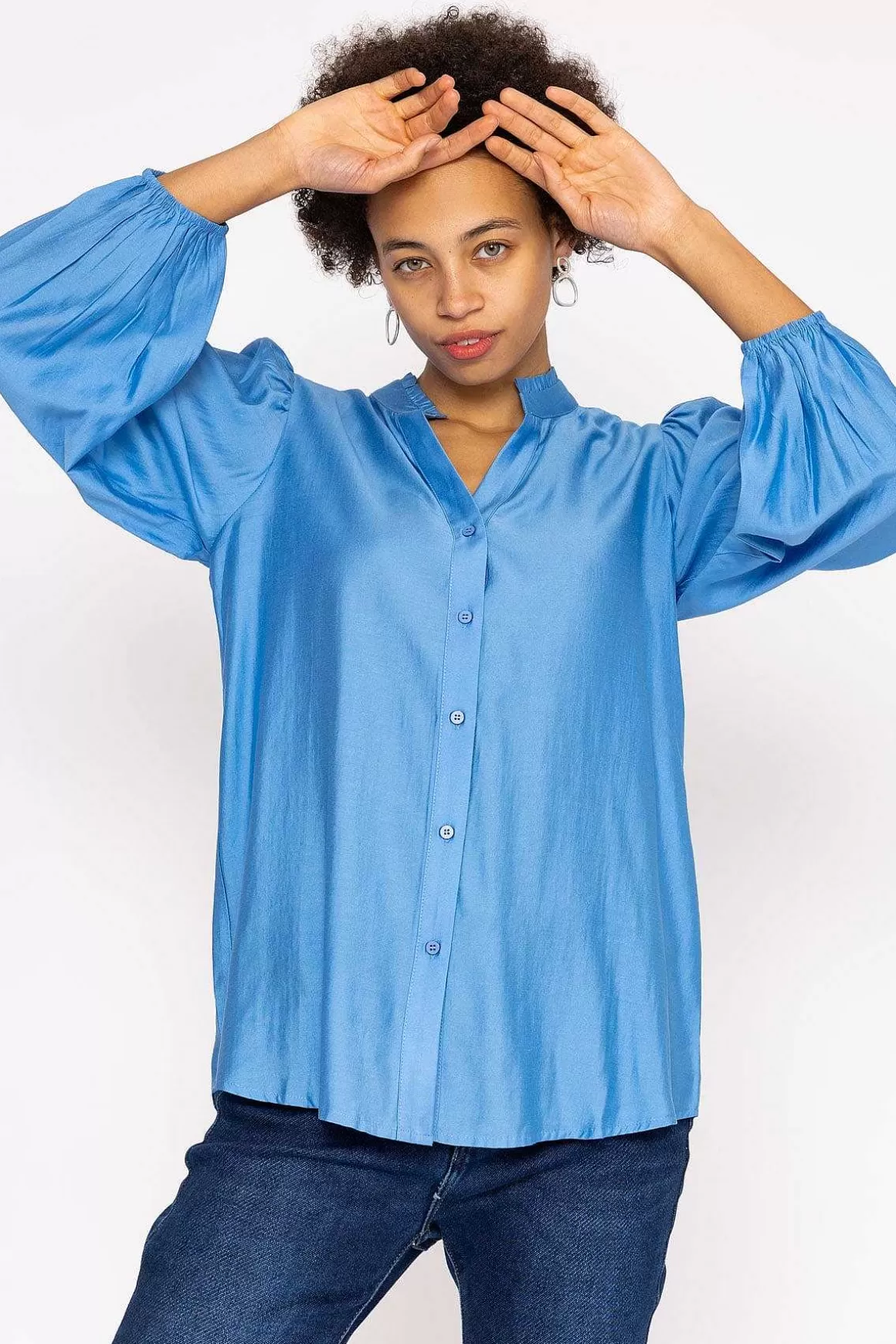 Rowen Avenue Long Sleeve Spring Blouse In Blue Hot