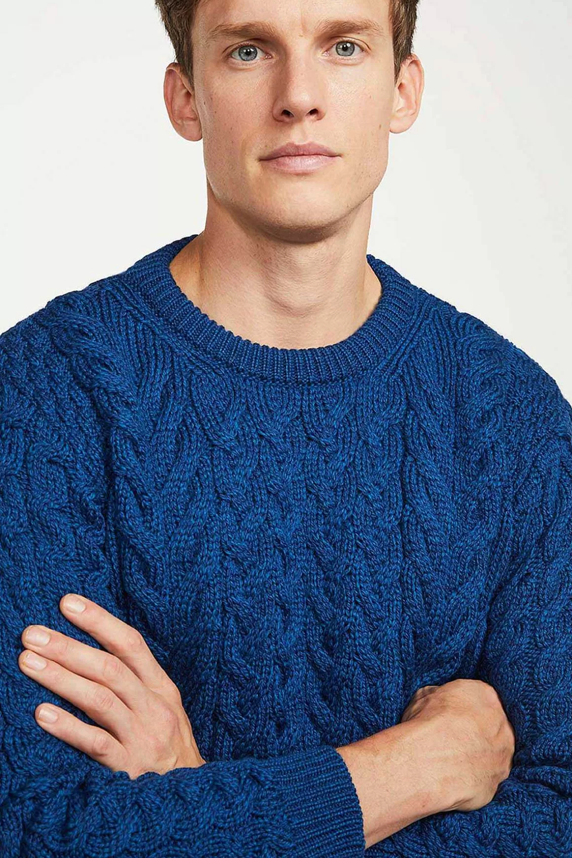 Aran Woollen Mills Men'S Crew Neck Sweater In Blue Hot