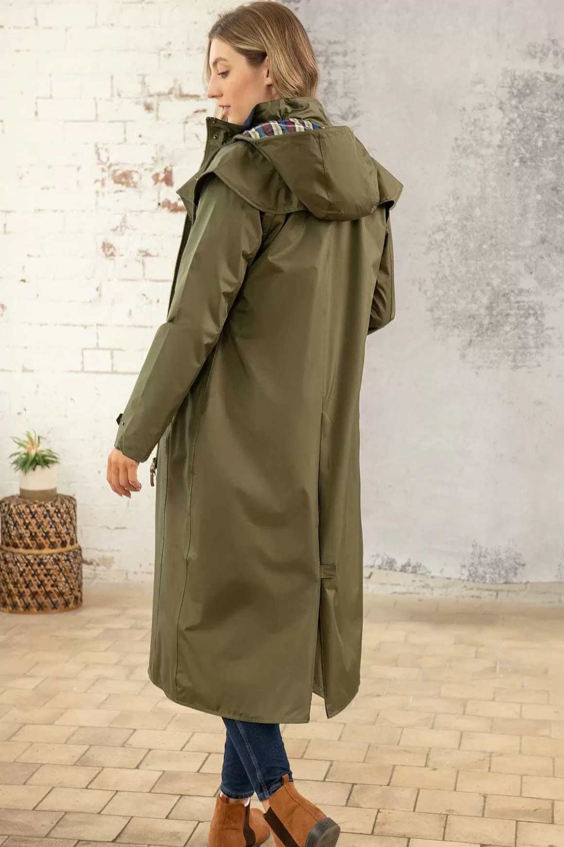 Lighthouse Outback Full Length Waterproof Raincoat In Fern Hot