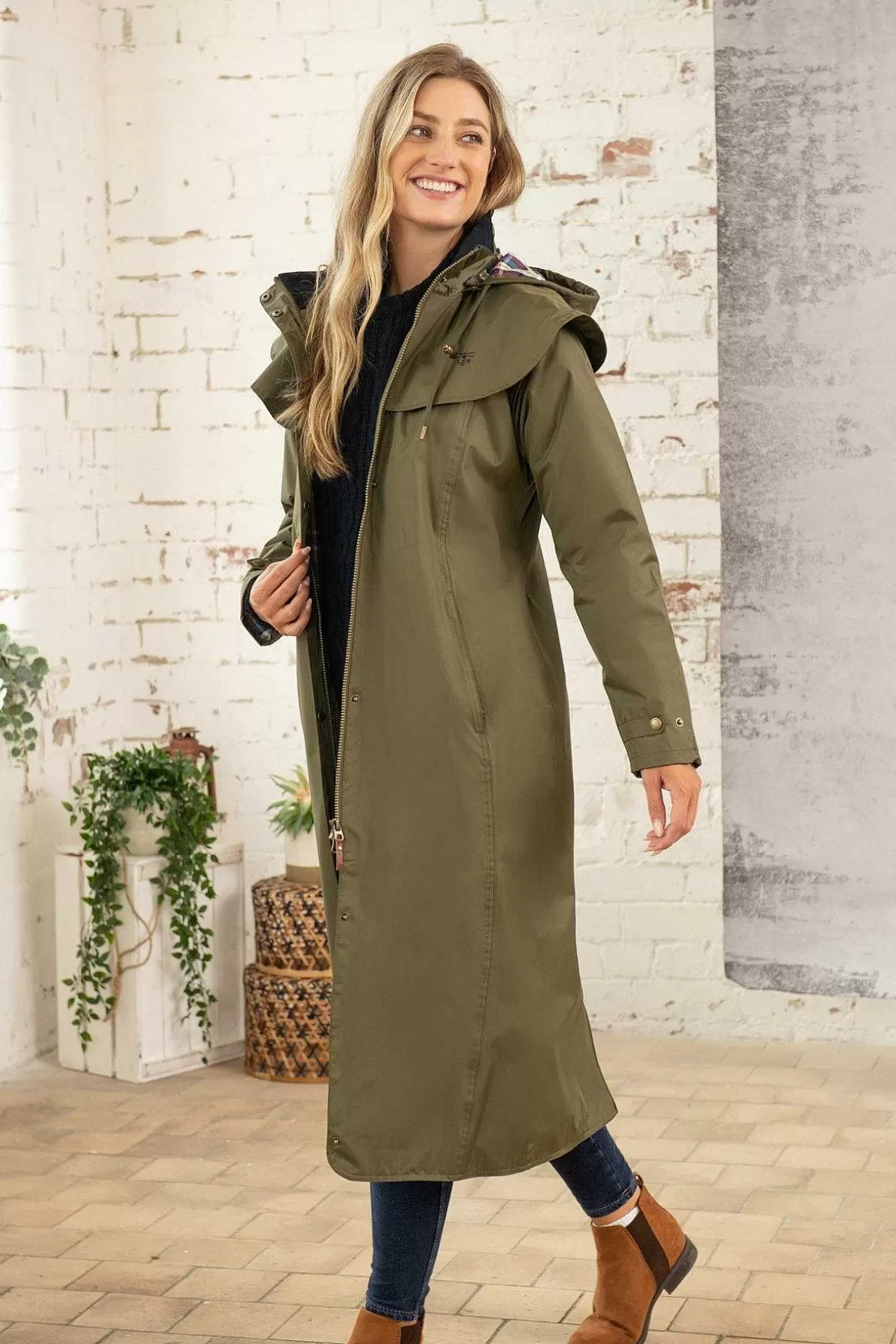 Lighthouse Outback Full Length Waterproof Raincoat In Fern Hot