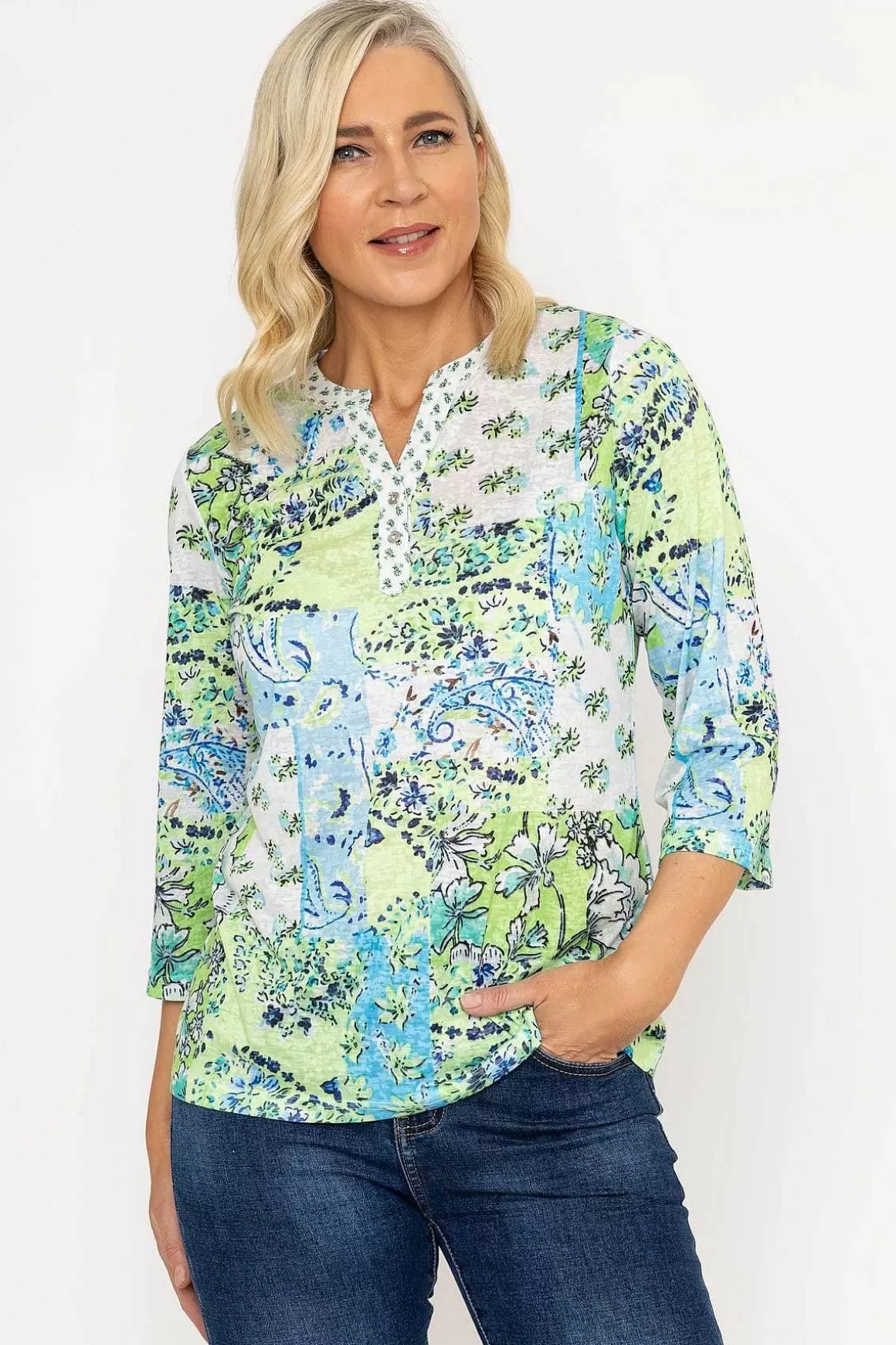 Voulez Vous Printed Plaquet Top In Green Hot