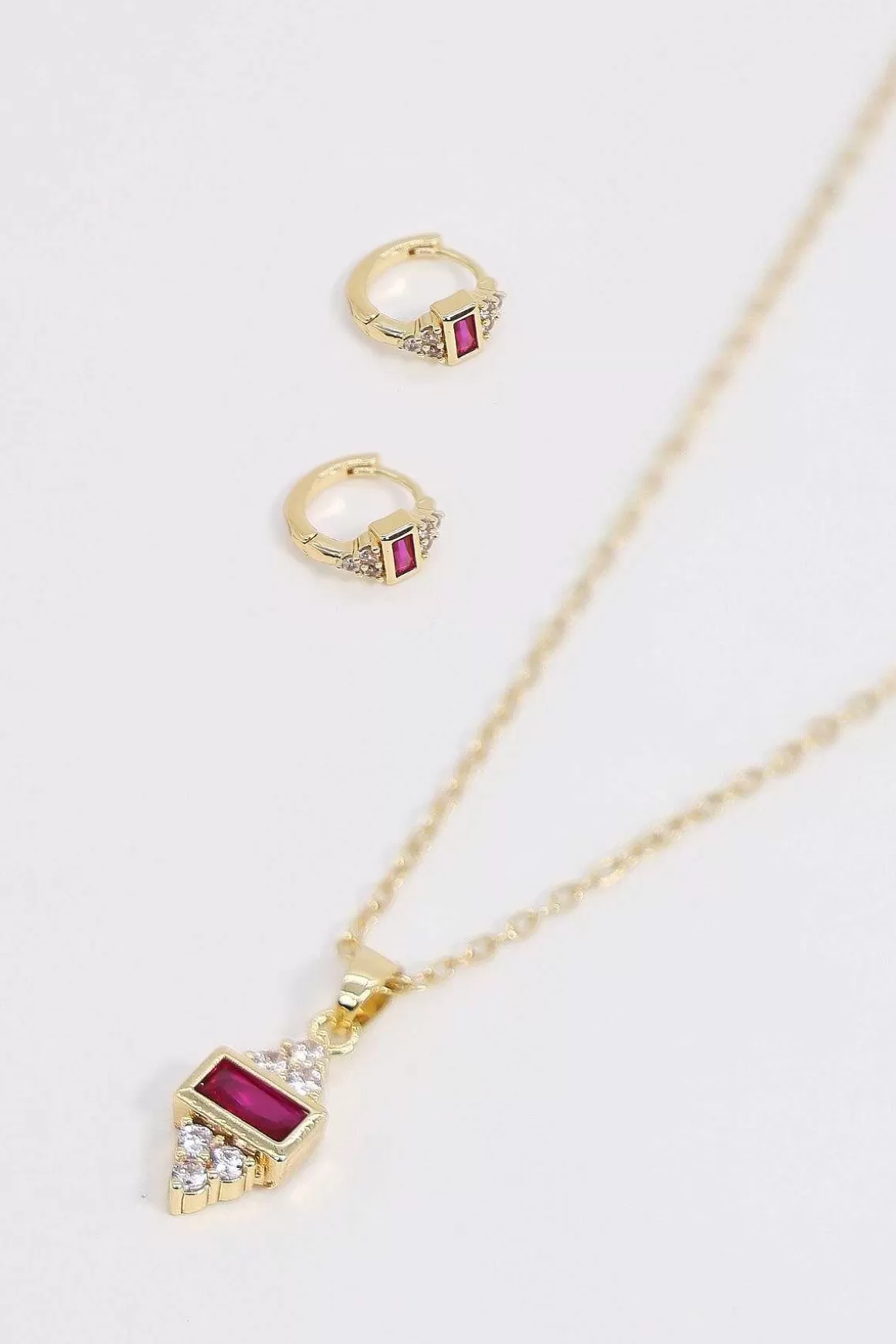 Joularie Red Stone Necklace Outlet