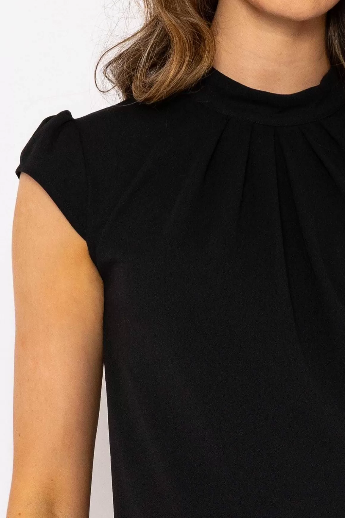 J'aime la Vie Short Cap Sleeve Top In Black Hot