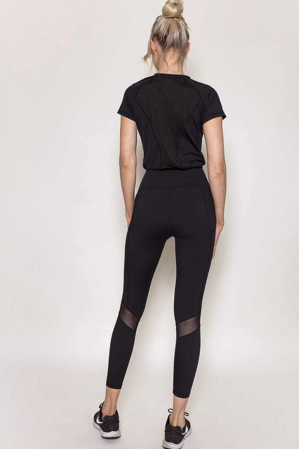 Fit Pink Sports Leggings With Deep Side Pockets In Black Best