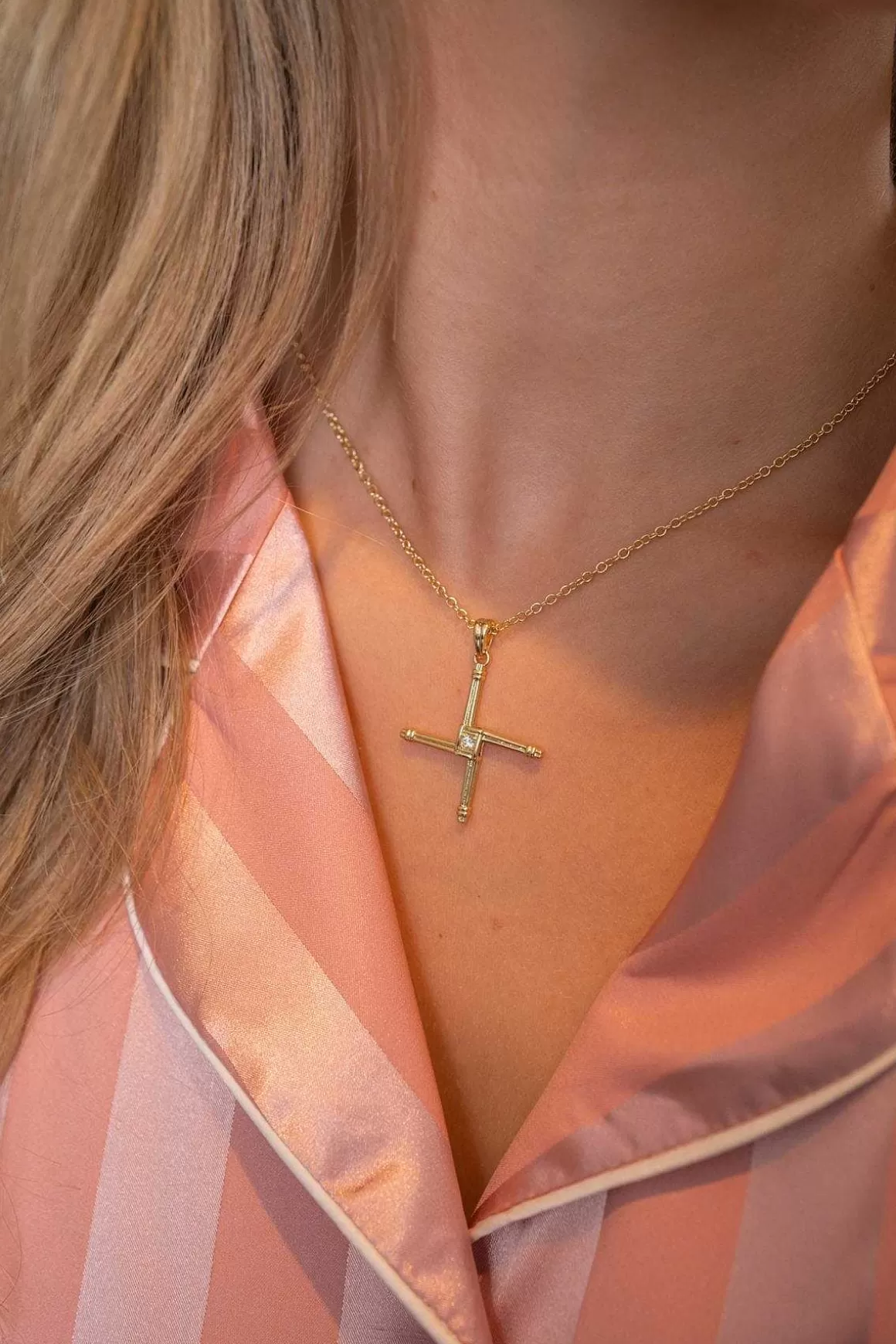 Cherish St. Brigids Cross In Gold Fashion