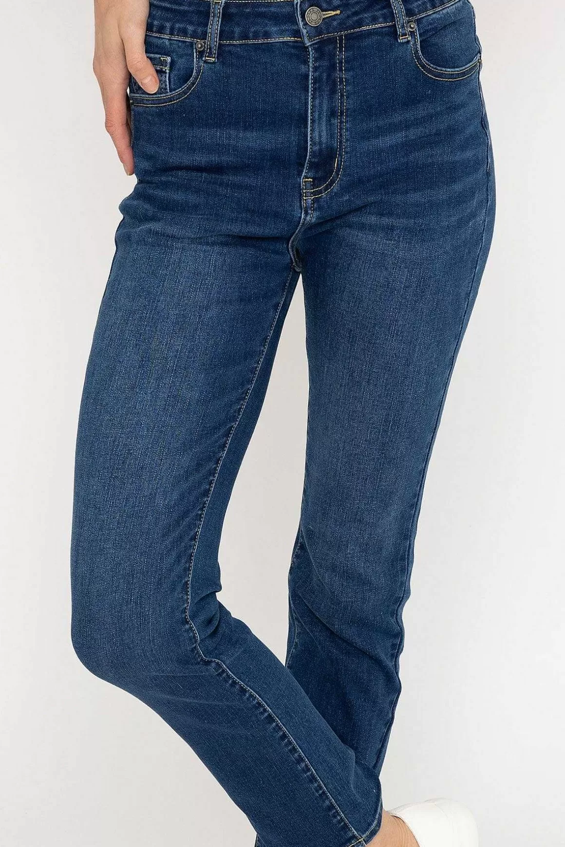 Kelly & Grace Weekend Straight Leg Jeans In Indigo Outlet