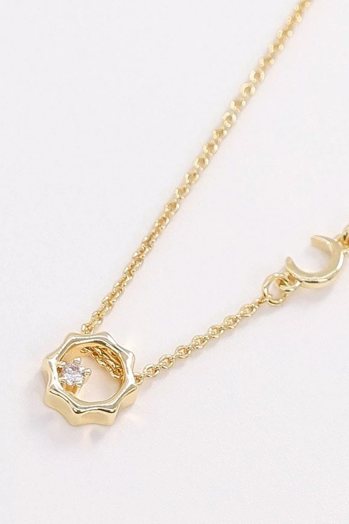 Cherish Sun Necklace In Gold Hot