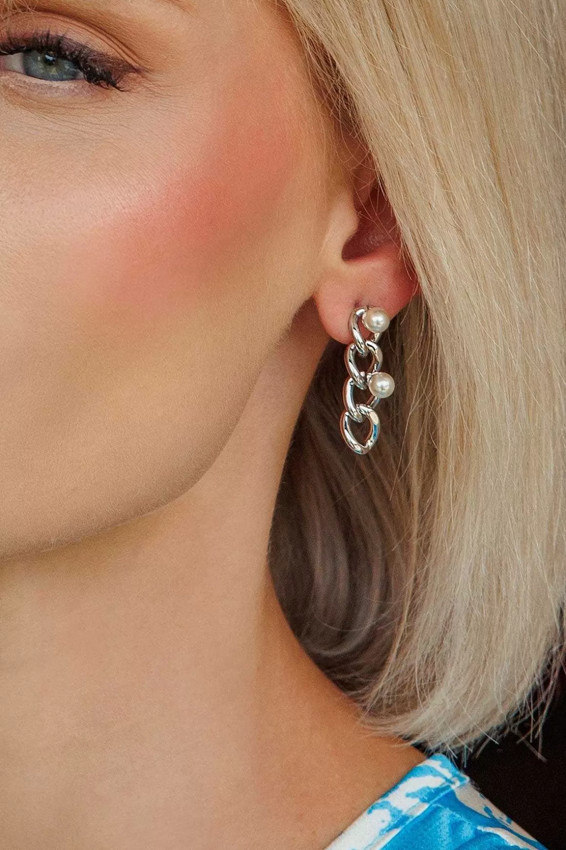 Joularie Triple Link Earrings In Silver Shop