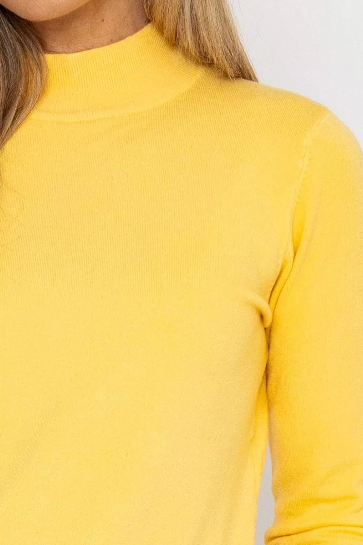 J'aime la Vie Turtleneck Knit In Yellow New