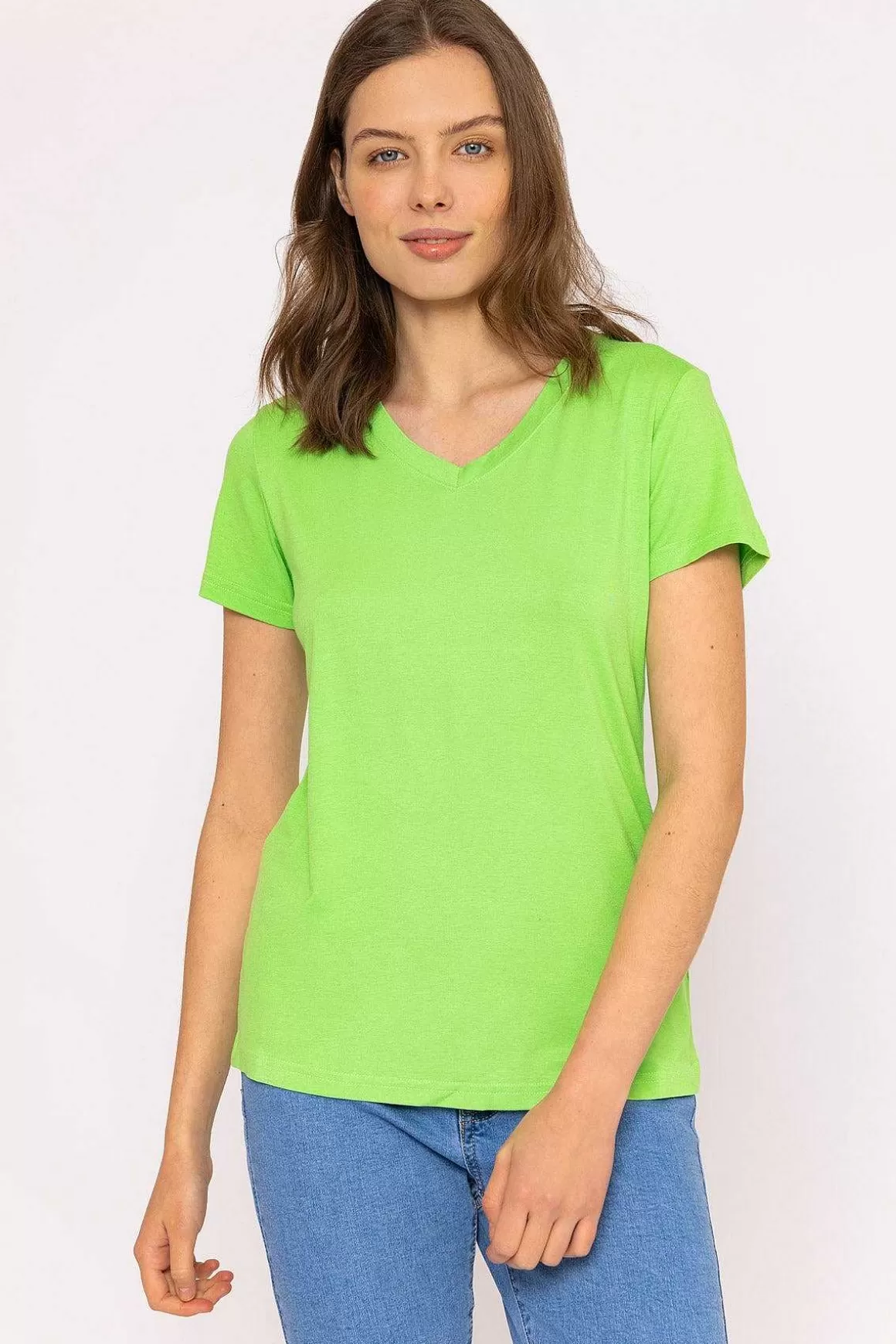 Kelly & Grace Weekend V Neck Tee In Green New