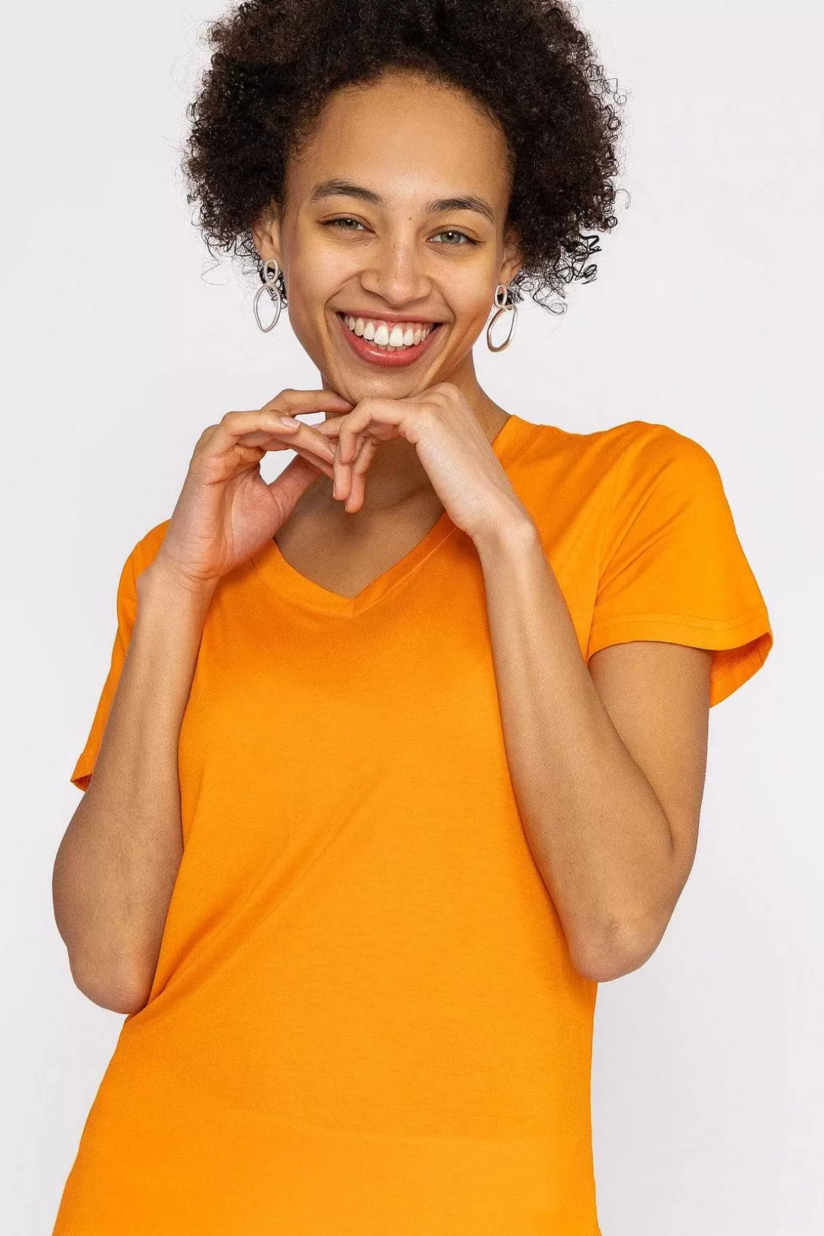 Kelly & Grace Weekend V Neck Tee In Orange Fashion