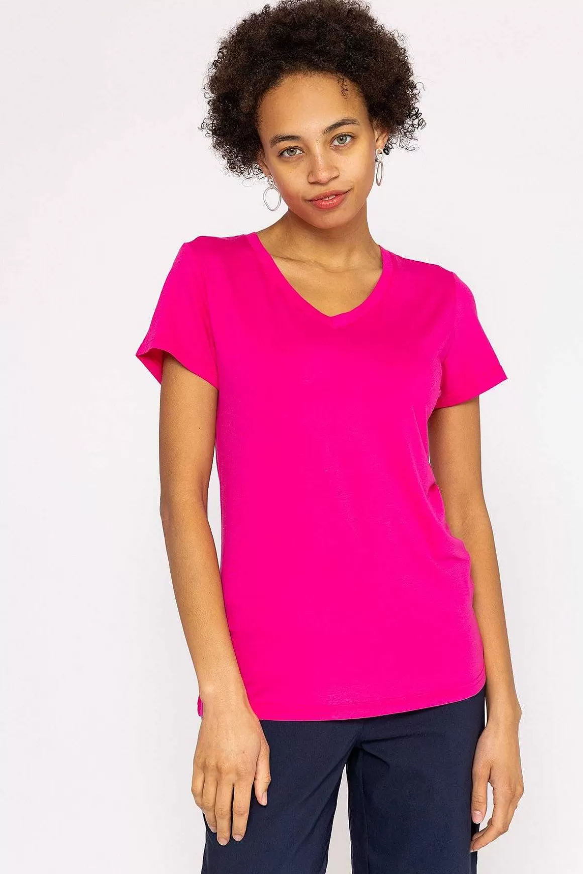 Kelly & Grace Weekend V Neck Tee In Pink Store